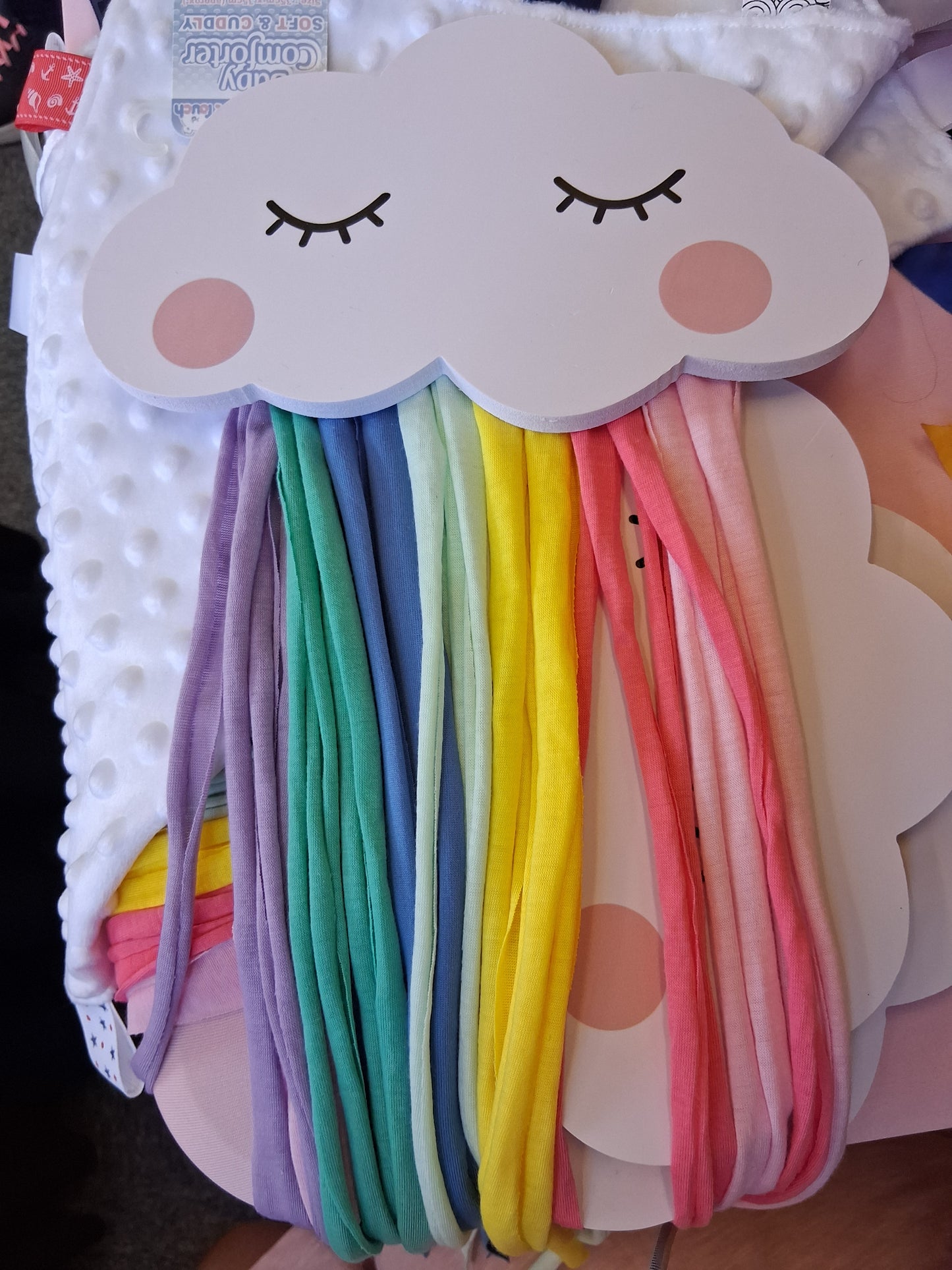 Cloud bow holder